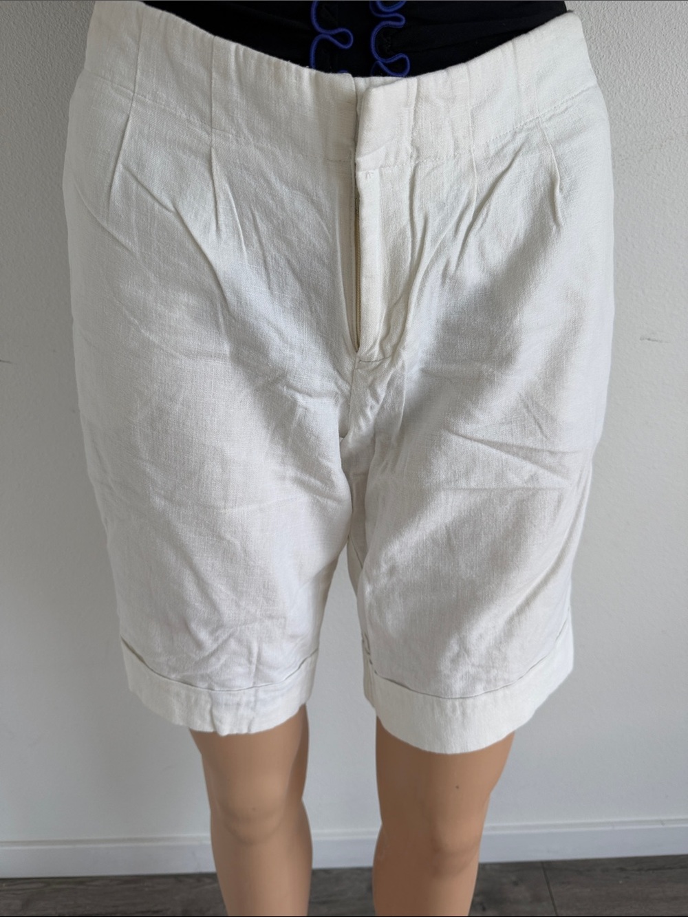 White Women's Linen Blend Shorts - Classic Summer Staple